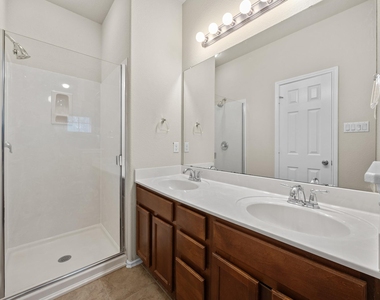 1310 W Parmer Ln - Photo Thumbnail 13
