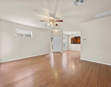 1310 W Parmer Ln - Photo Thumbnail 22