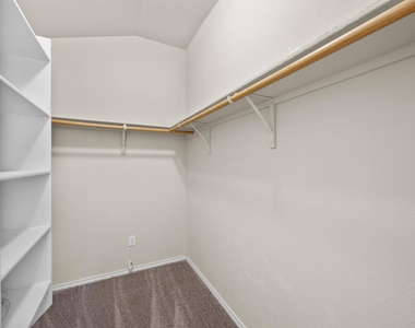 1310 W Parmer Ln - Photo Thumbnail 12