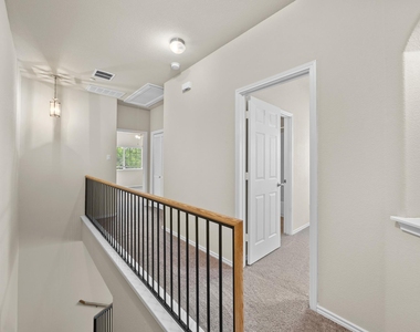 1310 W Parmer Ln - Photo Thumbnail 9