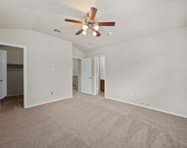 1310 W Parmer Ln - Photo Thumbnail 11
