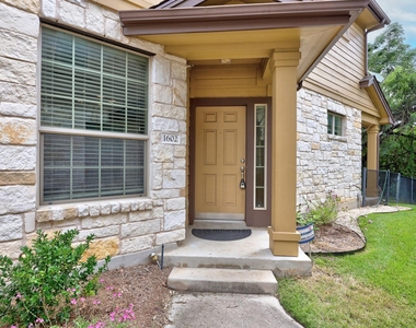 1310 W Parmer Ln - Photo Thumbnail 24