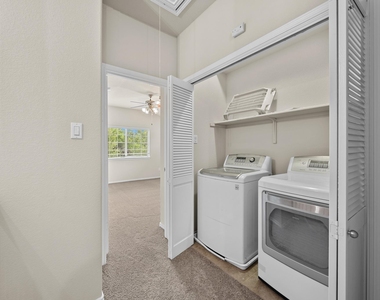 1310 W Parmer Ln - Photo Thumbnail 19