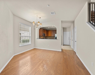 1310 W Parmer Ln - Photo Thumbnail 5
