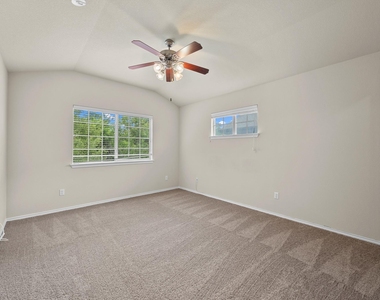 1310 W Parmer Ln - Photo Thumbnail 10