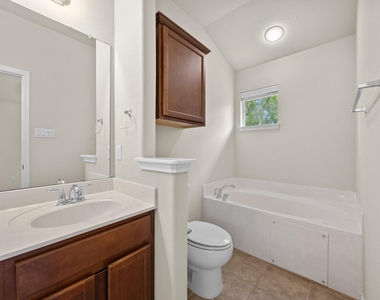 1310 W Parmer Ln - Photo Thumbnail 14