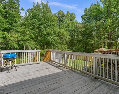 1043 Debbie Avenue - Photo Thumbnail 36