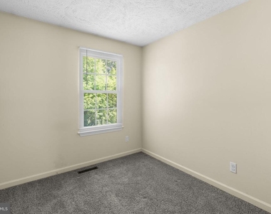 1043 Debbie Avenue - Photo Thumbnail 21