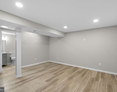 1043 Debbie Avenue - Photo Thumbnail 33
