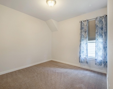 228 Trellis Blvd - Photo Thumbnail 13