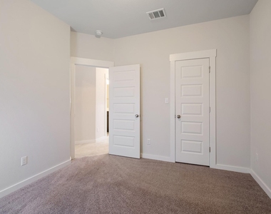228 Trellis Blvd - Photo Thumbnail 14