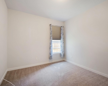 228 Trellis Blvd - Photo Thumbnail 16