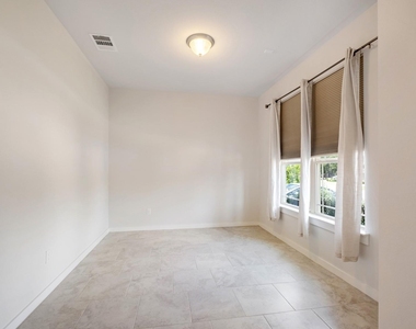 228 Trellis Blvd - Photo Thumbnail 4