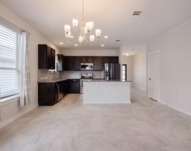 228 Trellis Blvd - Photo Thumbnail 9