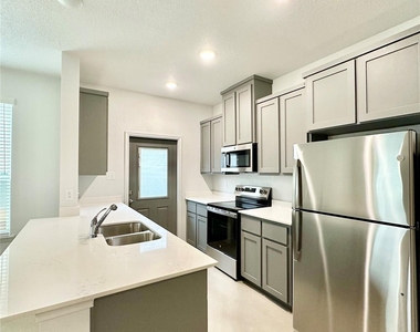 2321 Ocean Ave - Photo Thumbnail 3