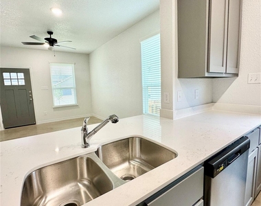 2321 Ocean Ave - Photo Thumbnail 6