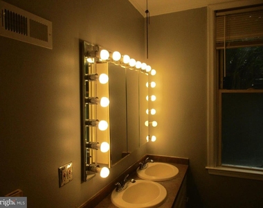2805 Oakley Avenue - Photo Thumbnail 10