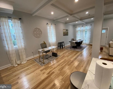 2912 Grindon Avenue - Photo Thumbnail 3