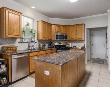 6819 Telluride Trl - Photo Thumbnail 7