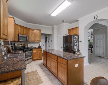 6819 Telluride Trl - Photo Thumbnail 8