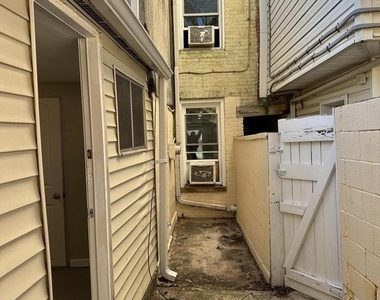 227 S Durham Street S - Photo Thumbnail 16