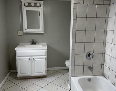 227 S Durham Street S - Photo Thumbnail 13