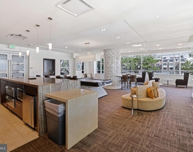 100 Harborview Drive - Photo Thumbnail 27