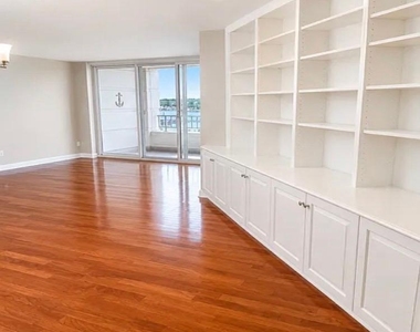 100 Harborview Drive - Photo Thumbnail 10