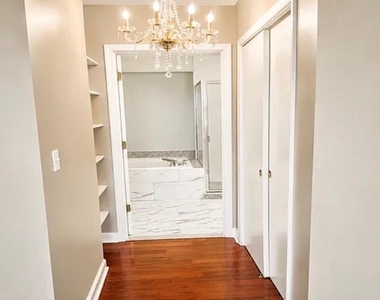 100 Harborview Drive - Photo Thumbnail 15
