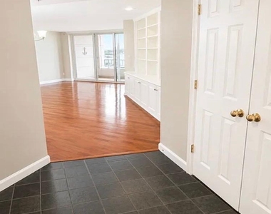 100 Harborview Drive - Photo Thumbnail 8