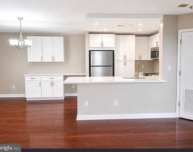 100 Harborview Drive - Photo Thumbnail 6
