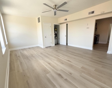 1433 W Lombard Street - Photo Thumbnail 3