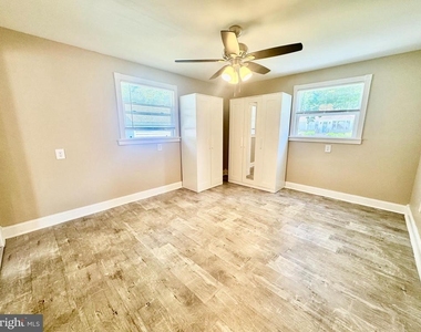 4740 Frederick Avenue - Photo Thumbnail 11