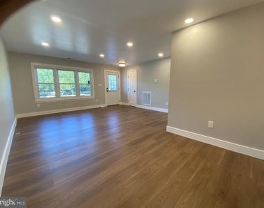 1699 Hart Court - Photo Thumbnail 3