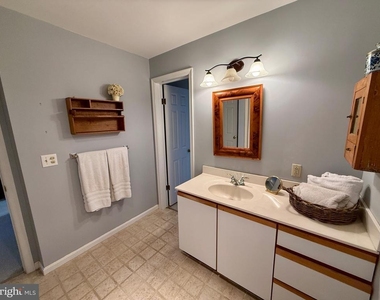 110 Annapolis Street - Photo Thumbnail 15