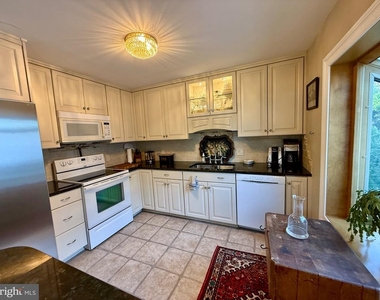 110 Annapolis Street - Photo Thumbnail 9