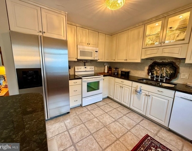 110 Annapolis Street - Photo Thumbnail 8