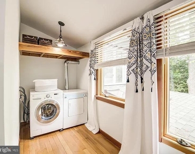 1121 Tyler Avenue - Photo Thumbnail 10