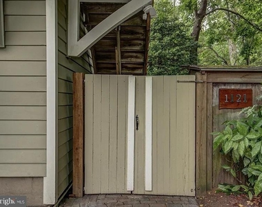 1121 Tyler Avenue - Photo Thumbnail 9