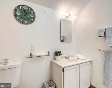 1121 Tyler Avenue - Photo Thumbnail 2