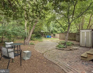 1121 Tyler Avenue - Photo Thumbnail 3