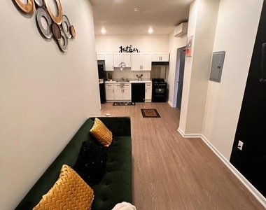 9 E 26th Street - Photo Thumbnail 2