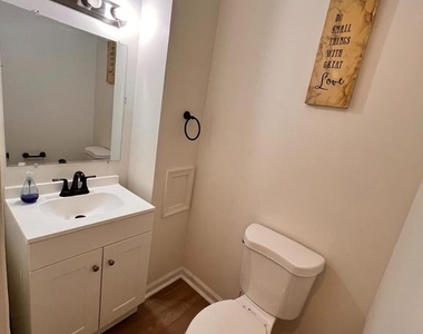 9 E 26th Street - Photo Thumbnail 3