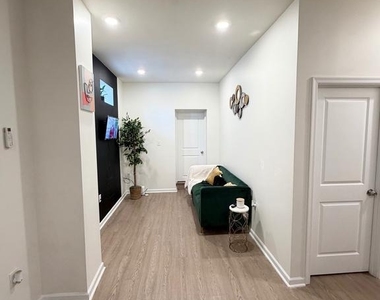 9 E 26th Street - Photo Thumbnail 6
