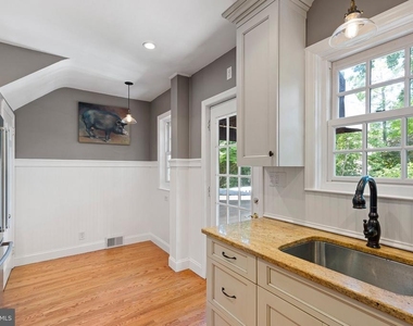 112 W Park Place - Photo Thumbnail 17