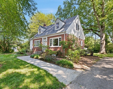 112 W Park Place - Photo Thumbnail 1
