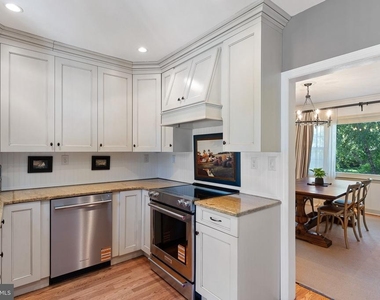 112 W Park Place - Photo Thumbnail 16