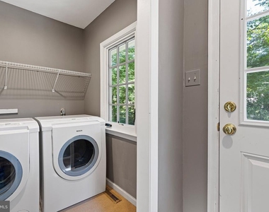 112 W Park Place - Photo Thumbnail 13