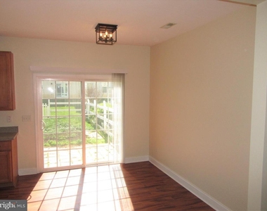 181 Gillespie Avenue - Photo Thumbnail 4