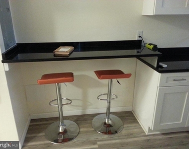 4630 Brooks Street Ne - Photo Thumbnail 2